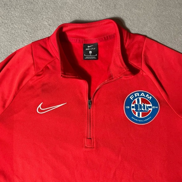Nike Dri-Fit Fram Soccer Club California Women’s Red Medium 1/4 Zip Sweater - Picture 3 of 4